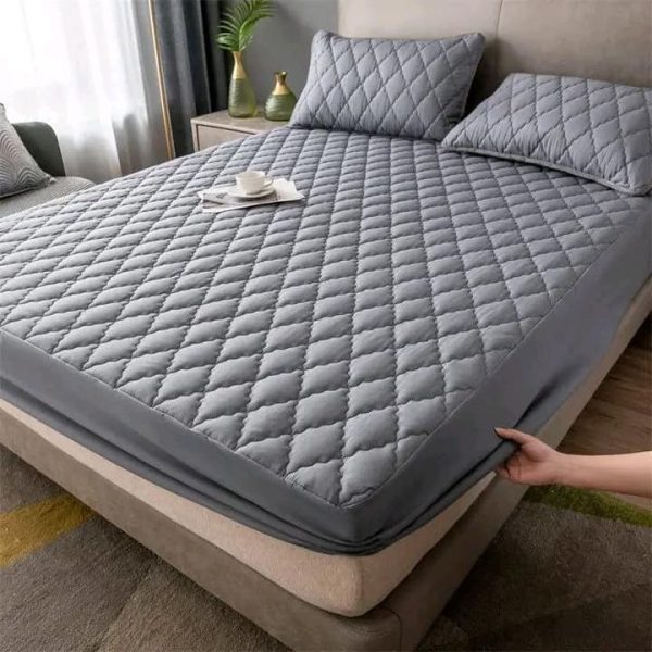 Waterproof mattress cover